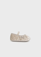 Load image into Gallery viewer, Mayoral Baby Girl Velvet Mary Jane Shoes in Cereal: Size Newborn to 9
