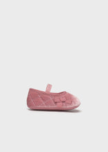 Load image into Gallery viewer, Mayoral Baby Girl Velvet Mary Jane Shoes in Pink: Size Newborn to 11