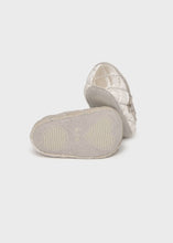 Load image into Gallery viewer, Mayoral Baby Girl Velvet Mary Jane Shoes in Cereal: Size Newborn to 9