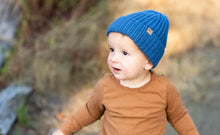 Load image into Gallery viewer, XS United Baby Chunky Beanie in Blue: 6 - 18M