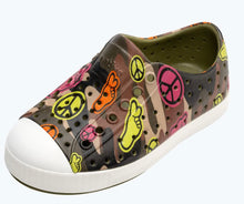 Load image into Gallery viewer, Jefferson Shoes in Rookie Green/Peace Camo Print: Size C4 to J4