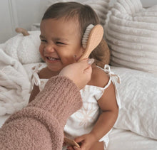 Load image into Gallery viewer, Nouka Baby Grooming Set (Brush/Comb) in Natural Wood