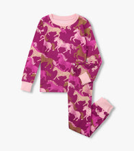 Load image into Gallery viewer, Hatley “Galloping Horses” Organic Cotton Pjs: Sizes 3 to 12