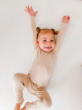Load image into Gallery viewer, Gunamuna Convertible Footed Sleeper: Size 0/3M to 18/24M