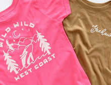 Load image into Gallery viewer, Roo &amp; Crew “Wild, Wild West Coast” 100% Cotton Tee in Pink: Size 6M to Medium
