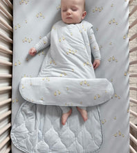 Load image into Gallery viewer, GunaMuna Sleepsack in “Yellow Ducks” Print TOG 1.0 : Size NB to 18/24M

