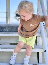 Load image into Gallery viewer, Roo &amp; Crew “Wild, Wild West Coast” 100% Cotton Tee in Brown: Size 6M to Medium

