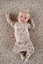 Load image into Gallery viewer, Gunamuna Convertible Footless Sleeper in “Doe Ray Me” Print: Size 0/3M to 6/9M
