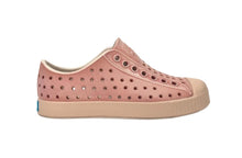 Load image into Gallery viewer, Native Jefferson Shoes in Rock Salt Pink/Stonewash: Size C2 to J6
