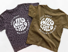 Load image into Gallery viewer, Roo &amp; Crew “Wild Child” 100% Cotton Tee in Slate Grey Spots: Size 6M to Small

