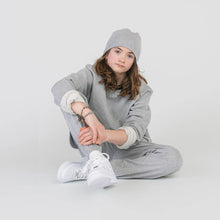Load image into Gallery viewer, Mini Mioche Cloud Slouchy Cargo Joggers in Heather Grey: Size 1/2 to 13/14
