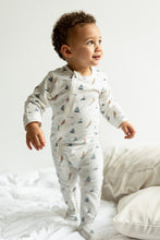 Load image into Gallery viewer, Coccoli Cotton-Modal Zipper Sleeper in Cream w/Sailboats Print: Size 1M to 12M
