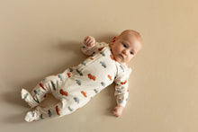 Load image into Gallery viewer, Coccoli Cotton-Modal Zipper Sleeper in Cream w/ Truck Print: Size 1M to 12M
