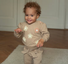 Load image into Gallery viewer, Dirkje Baby Pullover Daisy Print Jumper: Size 2 to 6 Years
