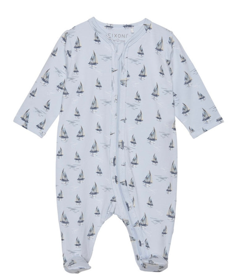 Fixoni Organic Cotton Footed Sleeper in Sailboats Print: Size 0/1M to 18M