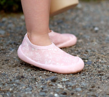 Load image into Gallery viewer, Jan &amp; Jul Water Play Shoes in Pink Prarie: Sizes 3 Toddler to 10 Toddler
