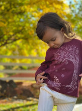 Load image into Gallery viewer, Ettie &amp; H “Jago” Long Sleeved Cotton Tee in Burgundy Trees Print: Size NB to 7 Years
