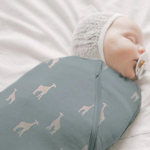 Gunamuna Premium Bamboo Swaddle Sleepsack “Giraffe” Pattern NB to 3M