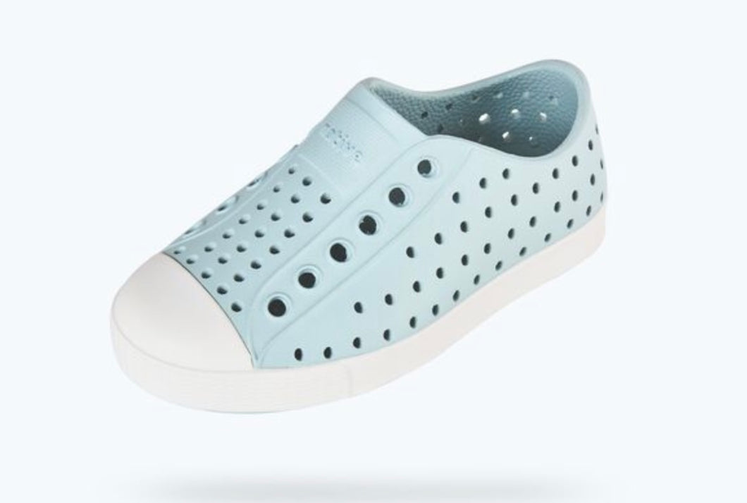 Native Jefferson Shoes in Skip Blue : Sizes C4 to J6