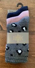 Load image into Gallery viewer, Creamie Brand Girls 3 Pack Socks / Black-Violet-Grey Leopard : Size

