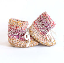 Load image into Gallery viewer, Huddy Buddies Unicorn Knitted Baby Shoes: Sizes 0M to 2Y
