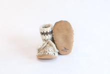 Load image into Gallery viewer, Huddy Buddies Brown Owl Knitted Baby Shoes: Sizes 0M to 24M
