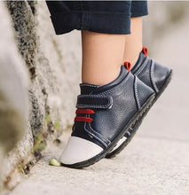 Load image into Gallery viewer, Jack &amp; Lily White and Black Leather with Red Laces Baby Boy Sneakers : Sizes 0m to 36m
