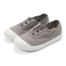 Load image into Gallery viewer, Me &amp; Henry Canvas Deck Shoes in Light Grey : Size Toddler 6 to 11.5
